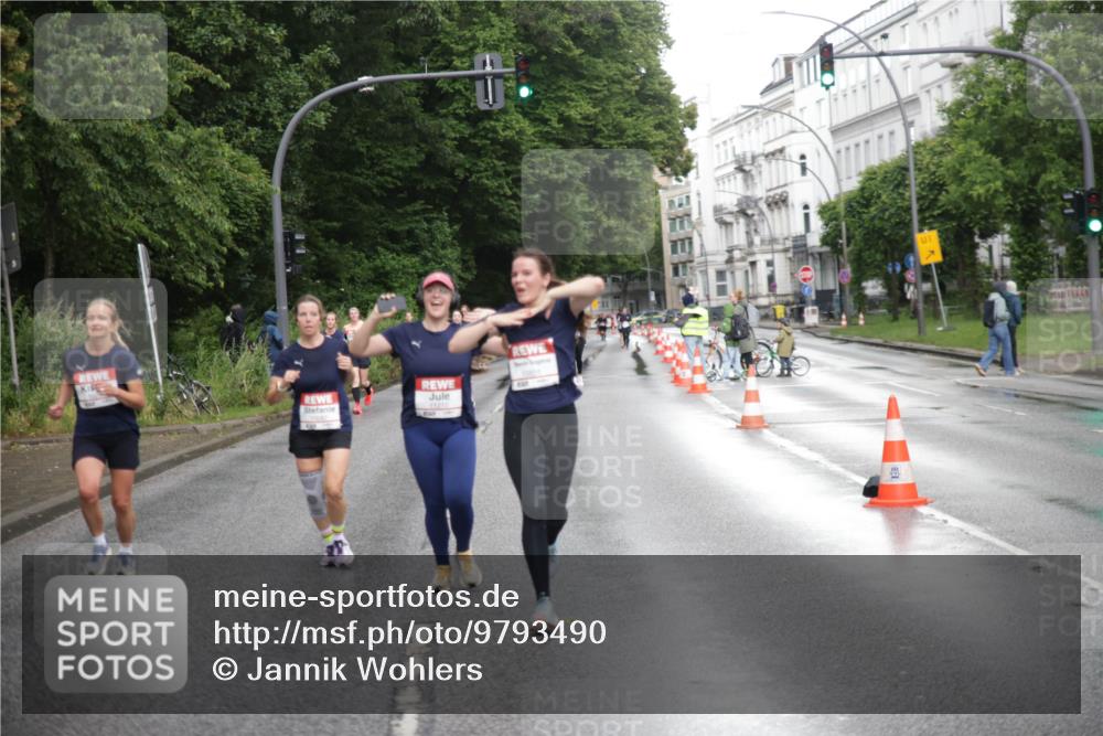 14.06.2026 - REWE Women's Run Jannik Wohlers http://msf.ph/oto/9793490 14.06.2026 09:52:53 Laufen 11210 meine-sportfotos.de