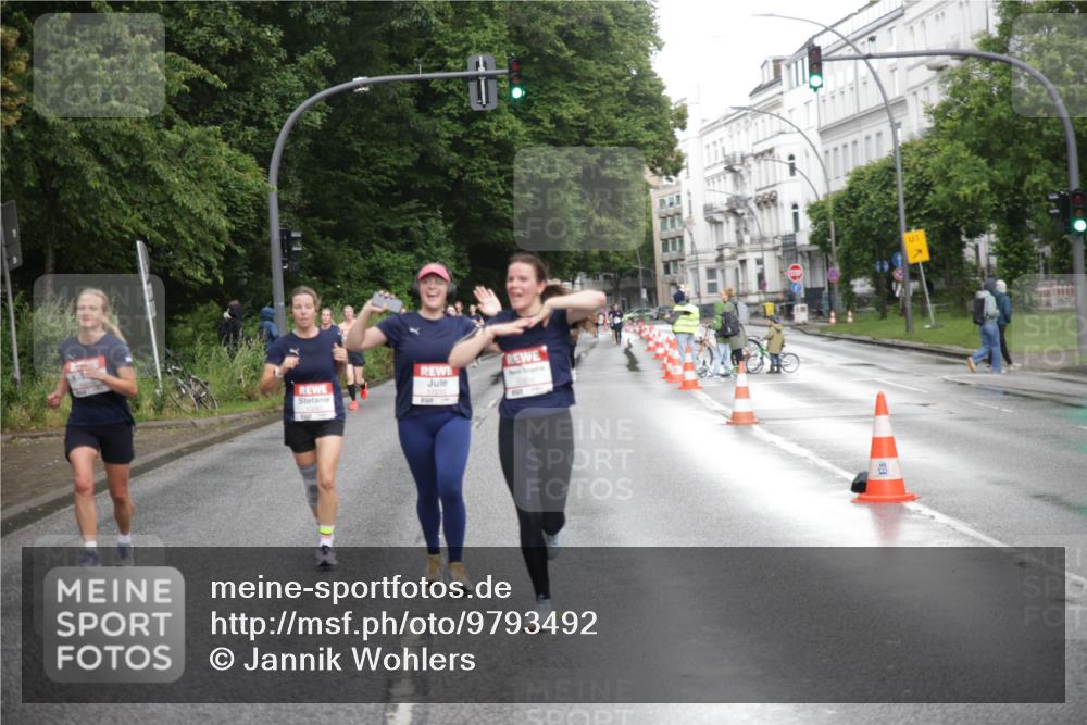 14.06.2026 - REWE Women's Run Jannik Wohlers http://msf.ph/oto/9793492 14.06.2026 09:52:53 Laufen 1 meine-sportfotos.de