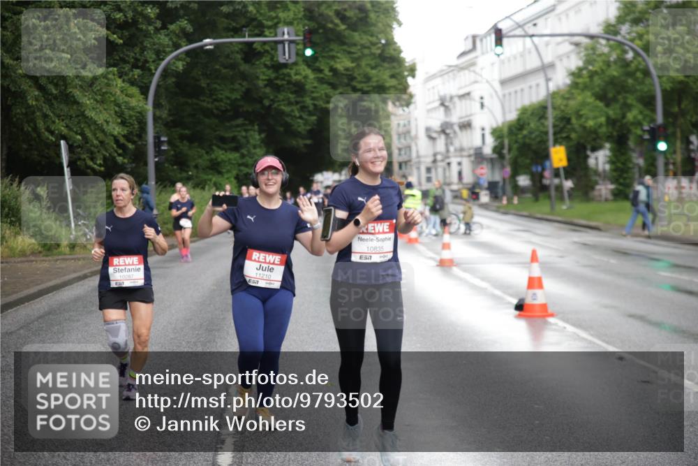 14.06.2026 - REWE Women's Run Jannik Wohlers http://msf.ph/oto/9793502 14.06.2026 09:52:54 Laufen 10287, 11210, 10835, 7 meine-sportfotos.de