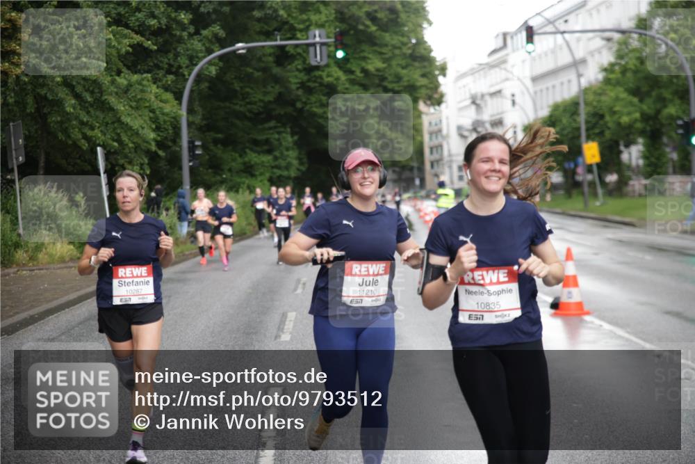 14.06.2026 - REWE Women's Run Jannik Wohlers http://msf.ph/oto/9793512 14.06.2026 09:52:55 Laufen 10287, 57, 11210, 7, 10835, 57 meine-sportfotos.de