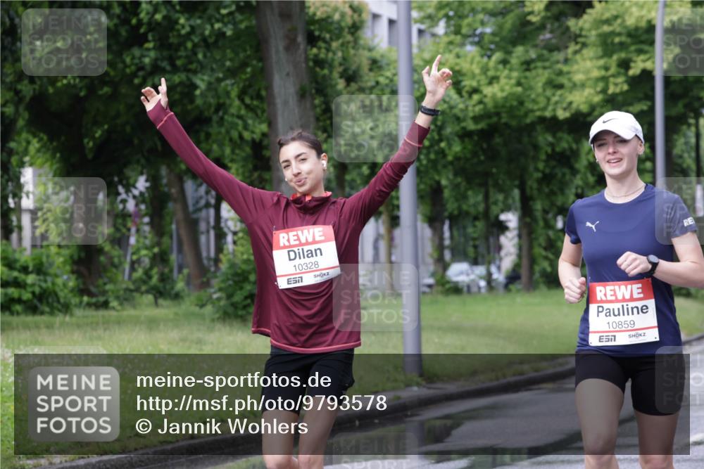 14.06.2026 - REWE Women's Run Jannik Wohlers http://msf.ph/oto/9793578 14.06.2026 09:07:17 Laufen 10328, 10859 meine-sportfotos.de