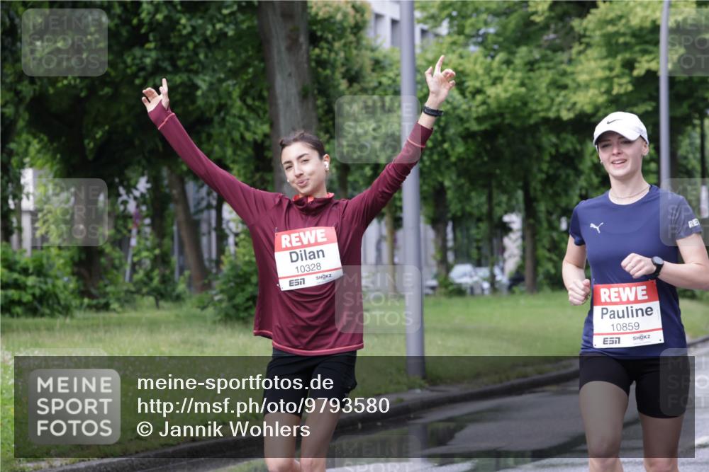 14.06.2026 - REWE Women's Run Jannik Wohlers http://msf.ph/oto/9793580 14.06.2026 09:07:17 Laufen 10328, 10859 meine-sportfotos.de