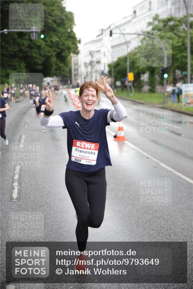 14.06.2026 - REWE Women's Run Jannik Wohlers http://msf.ph/oto/9793649 14.06.2026 09:53:11 Laufen 10802, 7 meine-sportfotos.de