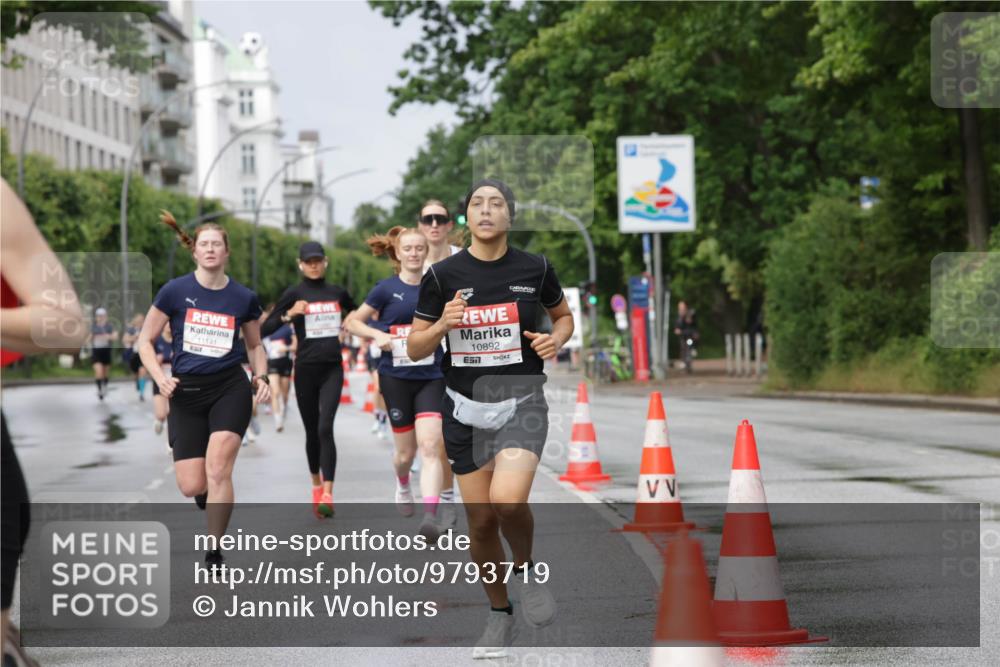 14.06.2026 - REWE Women's Run Jannik Wohlers http://msf.ph/oto/9793719 14.06.2026 09:07:36 Laufen 11141, 10892, 7 meine-sportfotos.de