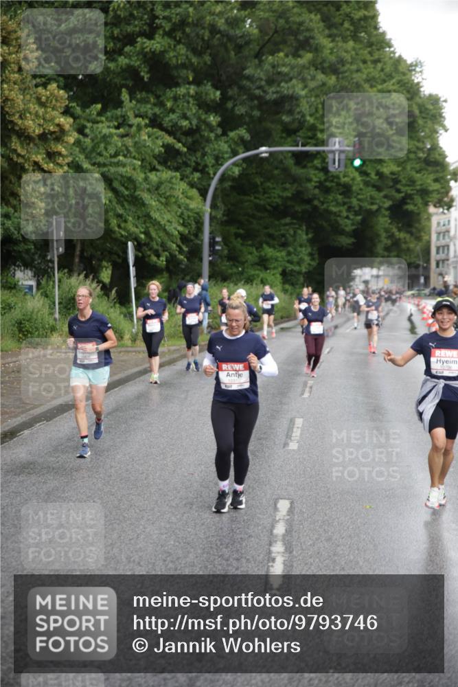 14.06.2026 - REWE Women's Run Jannik Wohlers http://msf.ph/oto/9793746 14.06.2026 09:53:19 Laufen 10706 meine-sportfotos.de