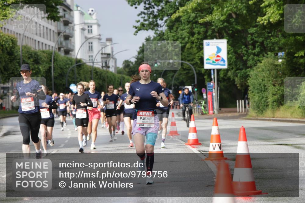 14.06.2026 - REWE Women's Run Jannik Wohlers http://msf.ph/oto/9793756 14.06.2026 09:07:43 Laufen 10233, 10095 meine-sportfotos.de