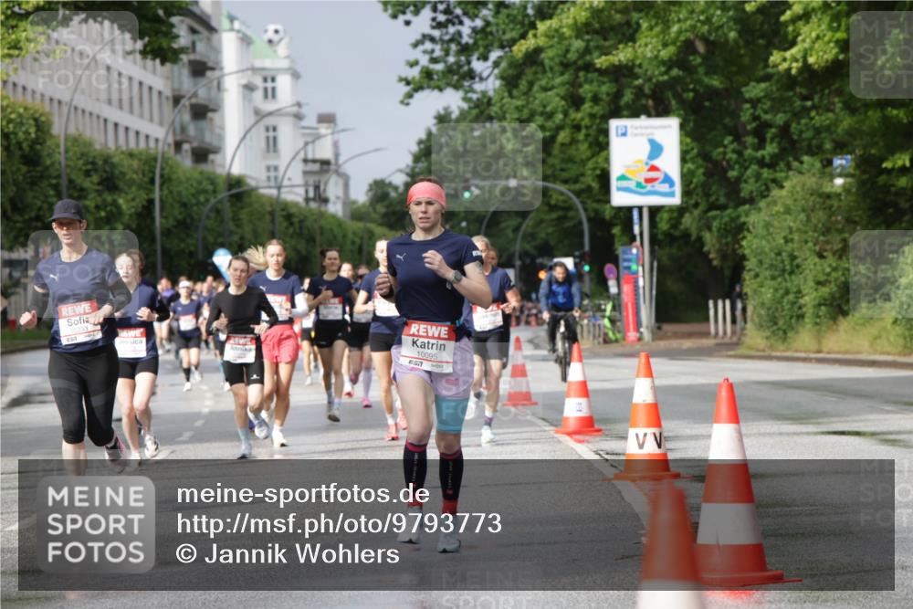 14.06.2026 - REWE Women's Run Jannik Wohlers http://msf.ph/oto/9793773 14.06.2026 09:07:43 Laufen 10233, 10095 meine-sportfotos.de