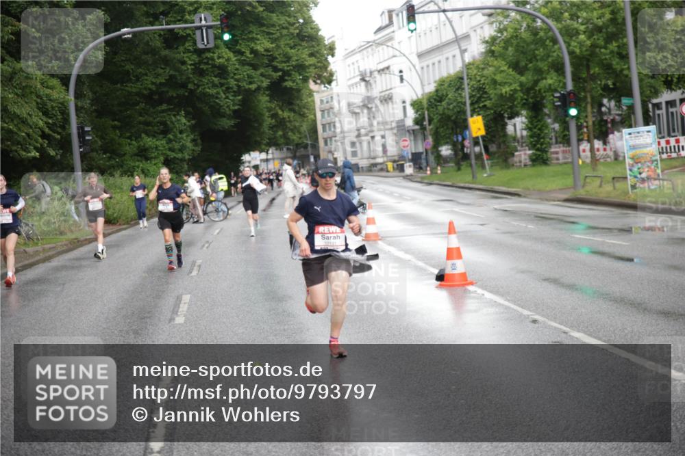 14.06.2026 - REWE Women's Run Jannik Wohlers http://msf.ph/oto/9793797 14.06.2026 09:53:25 Laufen 10131, 1 meine-sportfotos.de