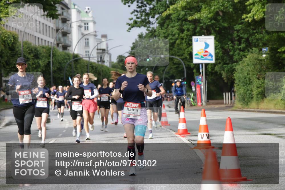 14.06.2026 - REWE Women's Run Jannik Wohlers http://msf.ph/oto/9793802 14.06.2026 09:07:44 Laufen 10233, 7, 10095, 7 meine-sportfotos.de
