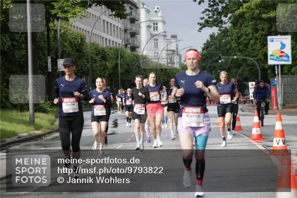 14.06.2026 - REWE Women's Run Jannik Wohlers http://msf.ph/oto/9793822 14.06.2026 09:07:44 Laufen 10233, 11173, 10095, 9 meine-sportfotos.de