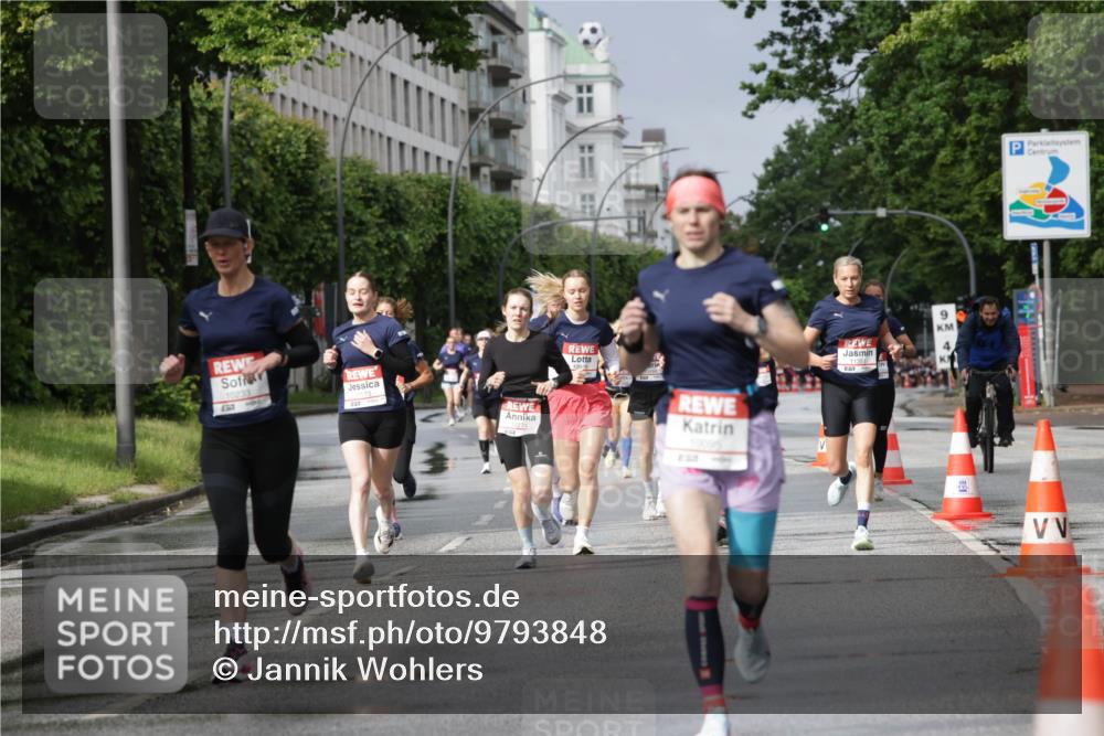 14.06.2026 - REWE Women's Run Jannik Wohlers http://msf.ph/oto/9793848 14.06.2026 09:07:45 Laufen 10233, 10929, 10095, 9, 4, 11351 meine-sportfotos.de