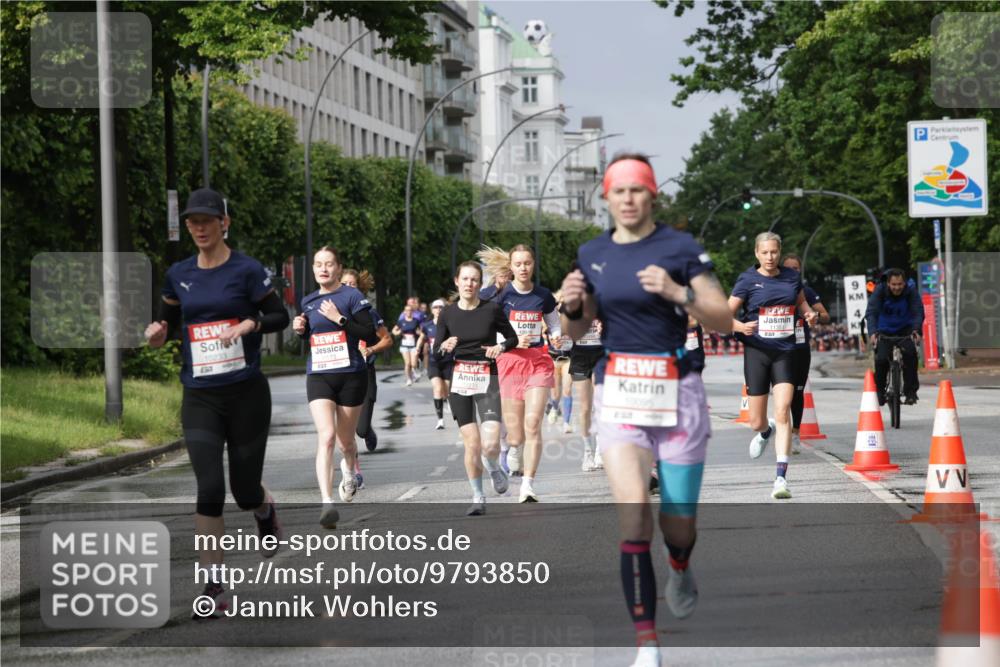 14.06.2026 - REWE Women's Run Jannik Wohlers http://msf.ph/oto/9793850 14.06.2026 09:07:45 Laufen 10233, 10929, 10095, 9, 4, 11351 meine-sportfotos.de