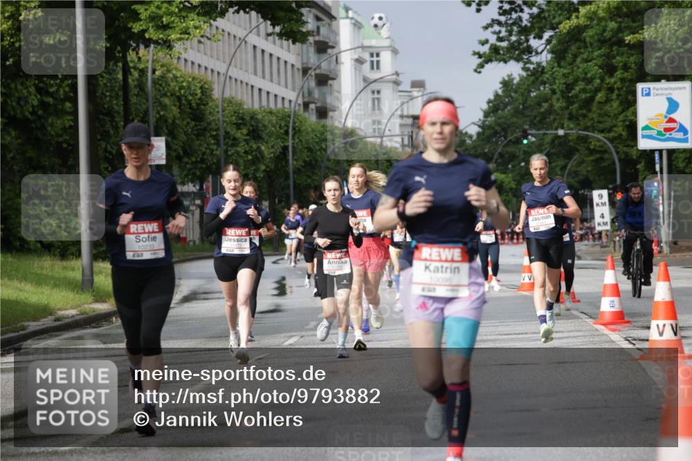 14.06.2026 - REWE Women's Run Jannik Wohlers http://msf.ph/oto/9793882 14.06.2026 09:07:45 Laufen 10233, 7, 1173, 10095, 3, 9, 4 meine-sportfotos.de