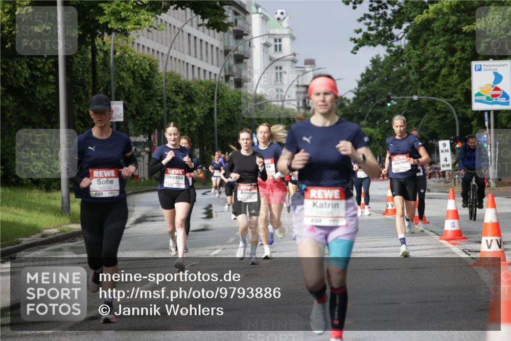 14.06.2026 - REWE Women's Run Jannik Wohlers http://msf.ph/oto/9793886 14.06.2026 09:07:45 Laufen 10233, 1173, 10095, 9, 4 meine-sportfotos.de