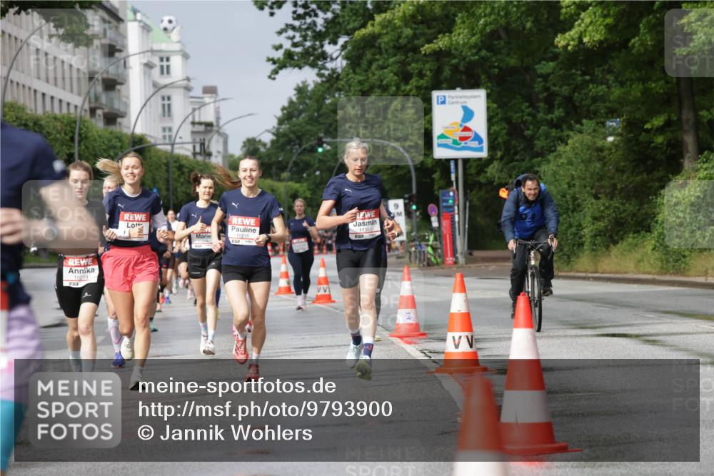 14.06.2026 - REWE Women's Run Jannik Wohlers http://msf.ph/oto/9793900 14.06.2026 09:07:47 Laufen 10274, 10215, 11351, 9 meine-sportfotos.de