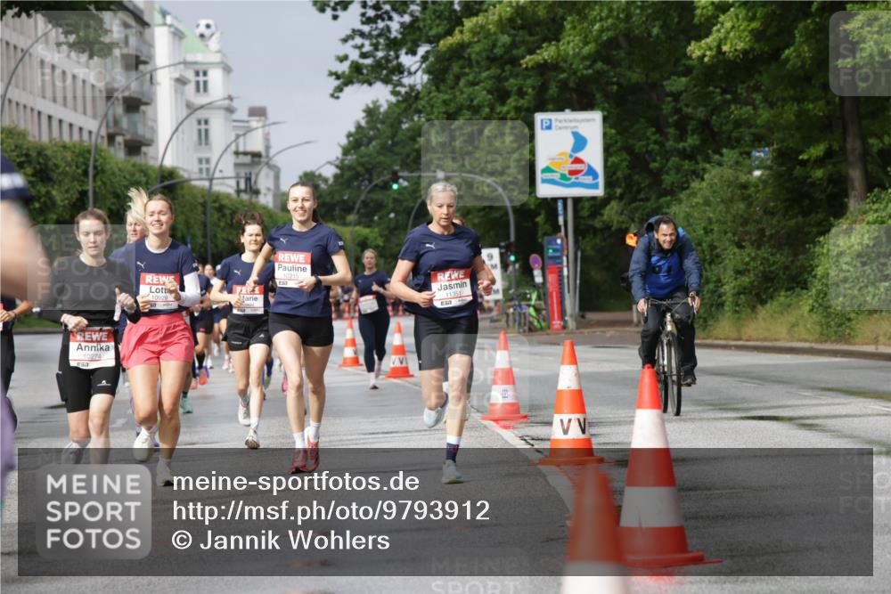 14.06.2026 - REWE Women's Run Jannik Wohlers http://msf.ph/oto/9793912 14.06.2026 09:07:47 Laufen 10274, 10929, 10215, 11351 meine-sportfotos.de