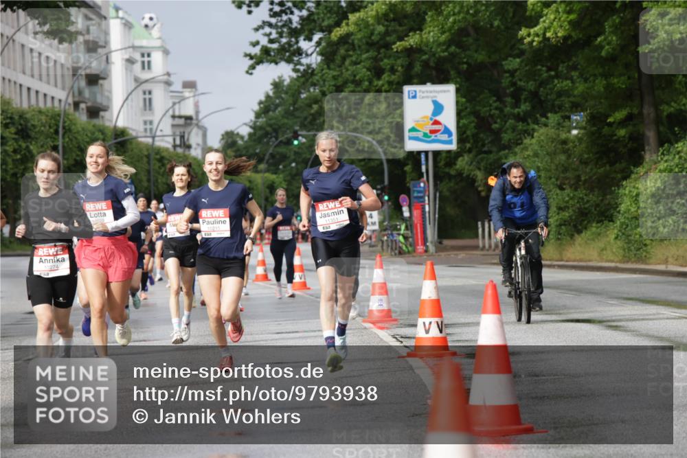 14.06.2026 - REWE Women's Run Jannik Wohlers http://msf.ph/oto/9793938 14.06.2026 09:07:47 Laufen 10274, 10215, 11351, 57 meine-sportfotos.de