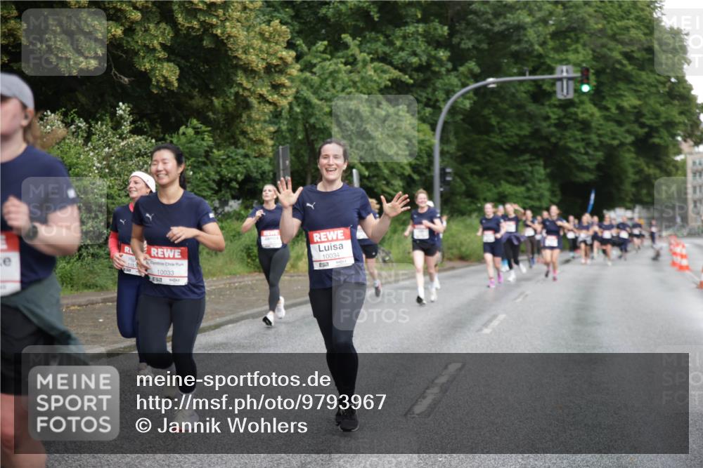 14.06.2026 - REWE Women's Run Jannik Wohlers http://msf.ph/oto/9793967 14.06.2026 09:53:57 Laufen 1153, 10033, 10034, 57 meine-sportfotos.de