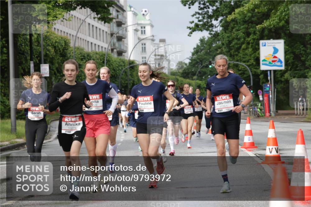 14.06.2026 - REWE Women's Run Jannik Wohlers http://msf.ph/oto/9793972 14.06.2026 09:07:49 Laufen 10430, 10274, 50, 929, 0215, 11351, 517 meine-sportfotos.de