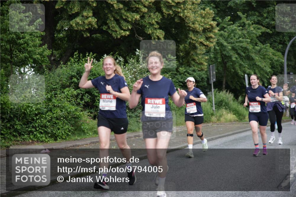 14.06.2026 - REWE Women's Run Jannik Wohlers http://msf.ph/oto/9794005 14.06.2026 09:54:01 Laufen 10054, 10056, 6517, 11411 meine-sportfotos.de