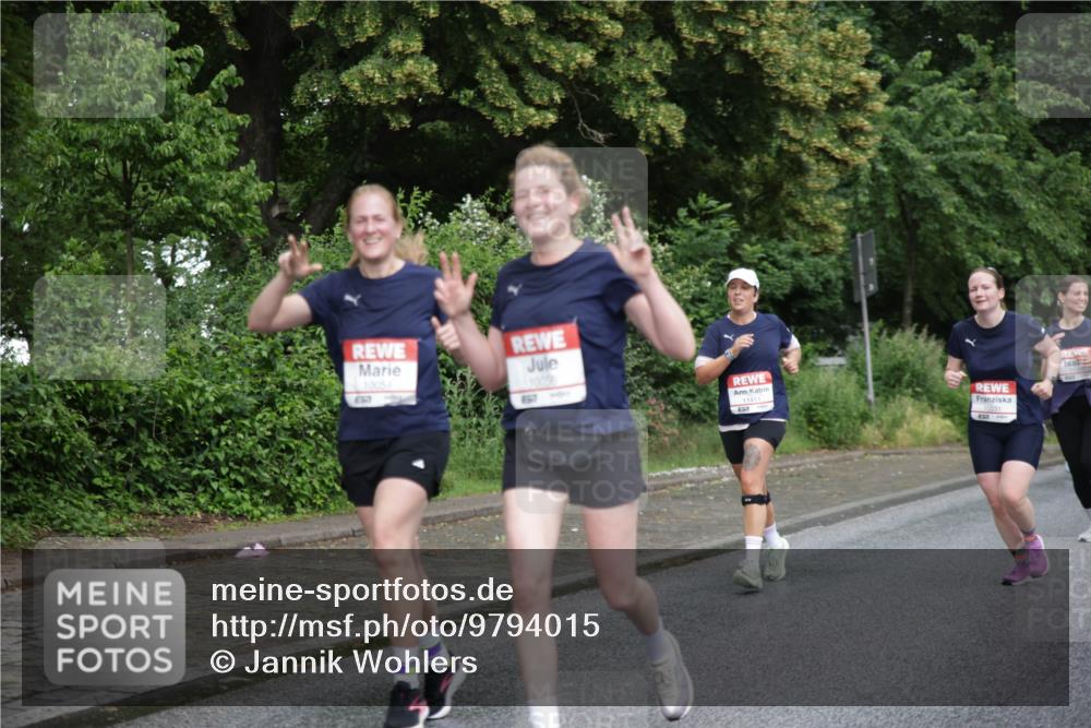 14.06.2026 - REWE Women's Run Jannik Wohlers http://msf.ph/oto/9794015 14.06.2026 09:54:01 Laufen 10054, 11411, 10031 meine-sportfotos.de