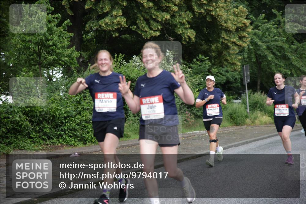 14.06.2026 - REWE Women's Run Jannik Wohlers http://msf.ph/oto/9794017 14.06.2026 09:54:01 Laufen 10054, 1005, 857, 11411, 10031 meine-sportfotos.de