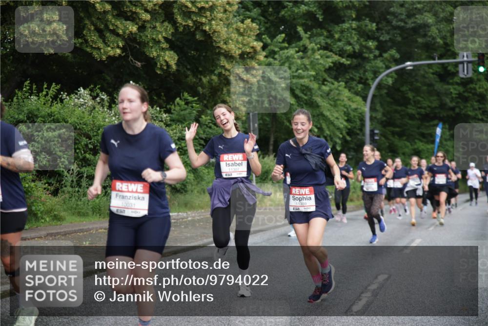 14.06.2026 - REWE Women's Run Jannik Wohlers http://msf.ph/oto/9794022 14.06.2026 09:54:03 Laufen 10031, 11307, 57, 11309, 51 meine-sportfotos.de