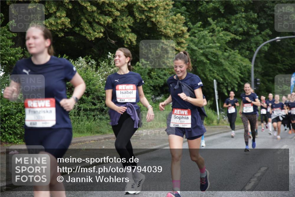 14.06.2026 - REWE Women's Run Jannik Wohlers http://msf.ph/oto/9794039 14.06.2026 09:54:03 Laufen 13031, 11307, 57, 11309 meine-sportfotos.de