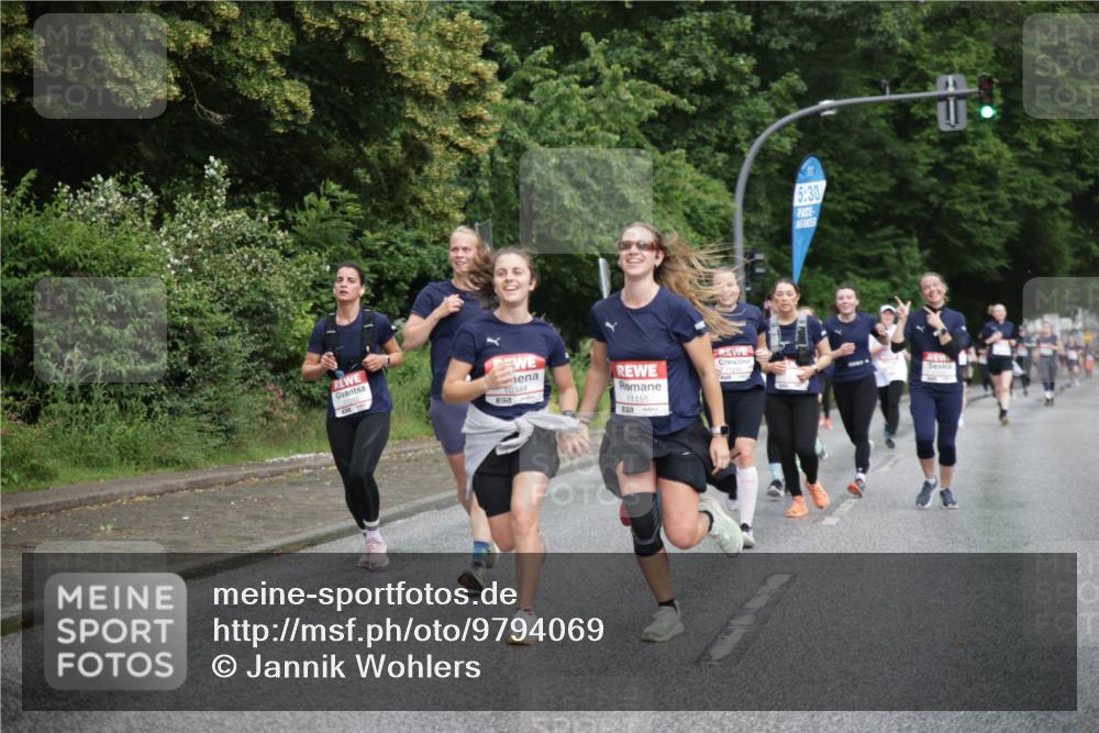 14.06.2026 - REWE Women's Run Jannik Wohlers http://msf.ph/oto/9794069 14.06.2026 09:54:07 Laufen 5, 30, 0344, 11155 meine-sportfotos.de