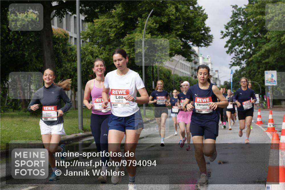 14.06.2026 - REWE Women's Run Jannik Wohlers http://msf.ph/oto/9794094 14.06.2026 09:08:07 Laufen 11530, 7, 115, 10870, 57, 10894 meine-sportfotos.de
