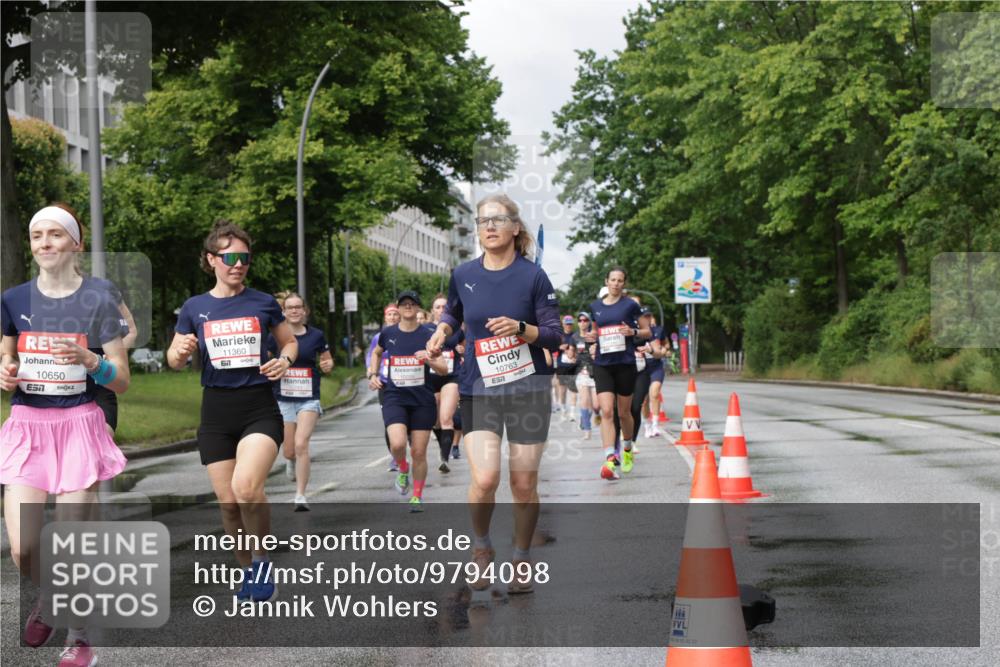 14.06.2026 - REWE Women's Run Jannik Wohlers http://msf.ph/oto/9794098 14.06.2026 09:08:10 Laufen 10650, 11360, 677, 10763, 68, 93, 02, 22 meine-sportfotos.de