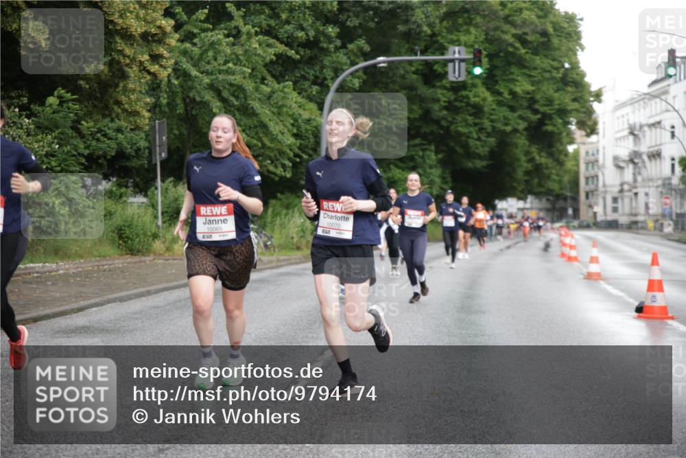 14.06.2026 - REWE Women's Run Jannik Wohlers http://msf.ph/oto/9794174 14.06.2026 09:54:15 Laufen 10065, 57, 10070 meine-sportfotos.de
