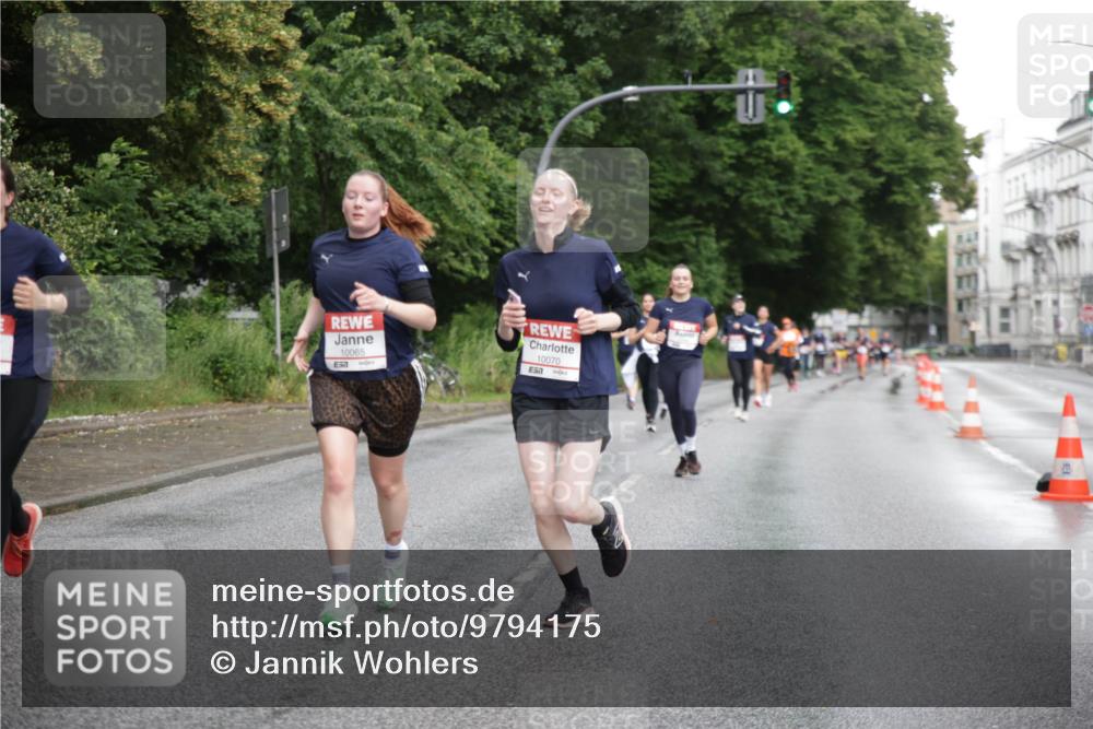 14.06.2026 - REWE Women's Run Jannik Wohlers http://msf.ph/oto/9794175 14.06.2026 09:54:15 Laufen 10065, 7, 10070, 7 meine-sportfotos.de