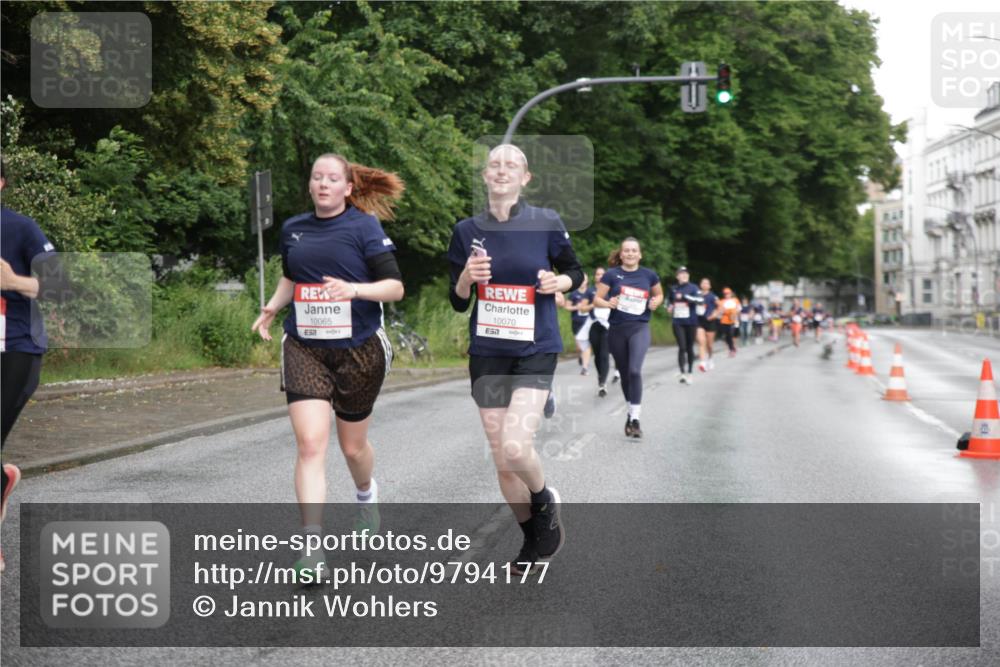 14.06.2026 - REWE Women's Run Jannik Wohlers http://msf.ph/oto/9794177 14.06.2026 09:54:15 Laufen 10065, 51, 10070, 57 meine-sportfotos.de