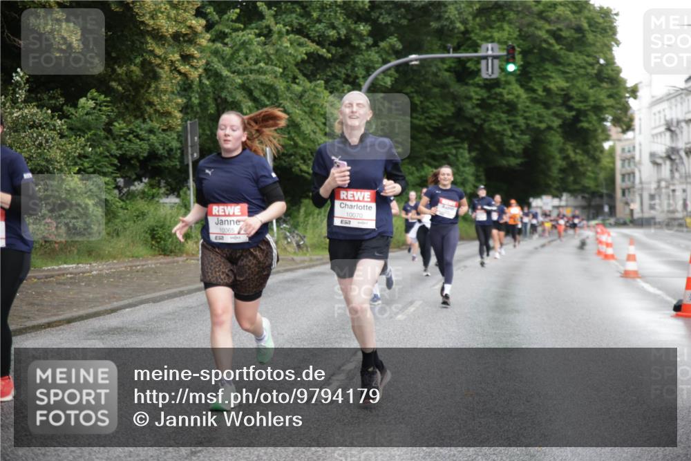 14.06.2026 - REWE Women's Run Jannik Wohlers http://msf.ph/oto/9794179 14.06.2026 09:54:15 Laufen 10065, 37, 10070, 57 meine-sportfotos.de