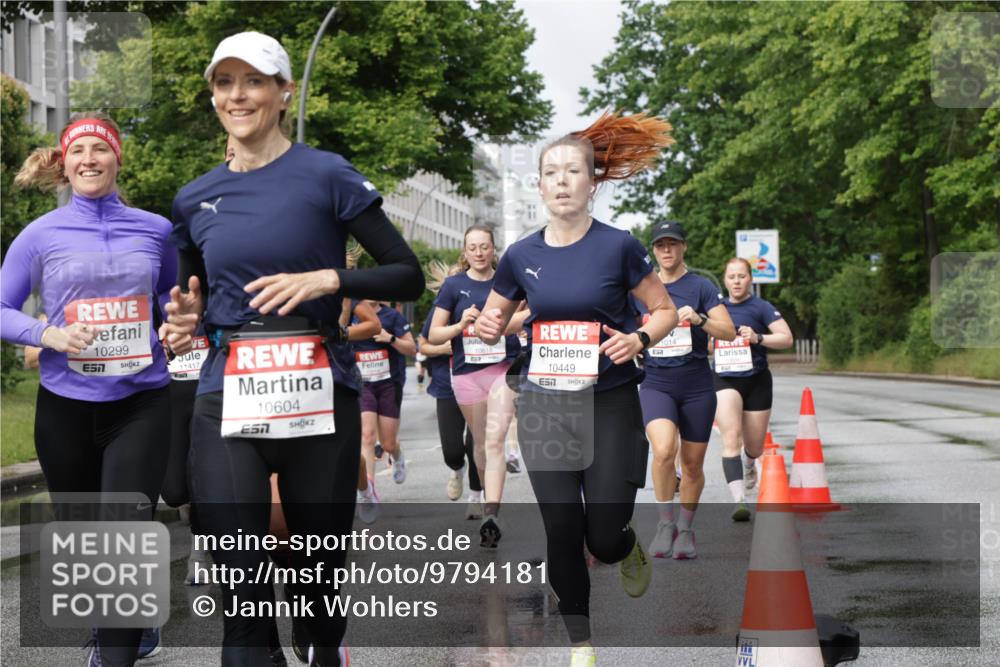 14.06.2026 - REWE Women's Run Jannik Wohlers http://msf.ph/oto/9794181 14.06.2026 09:08:15 Laufen 10299, 7, 11417, 10604, 10618, 10449, 7, 1014 meine-sportfotos.de