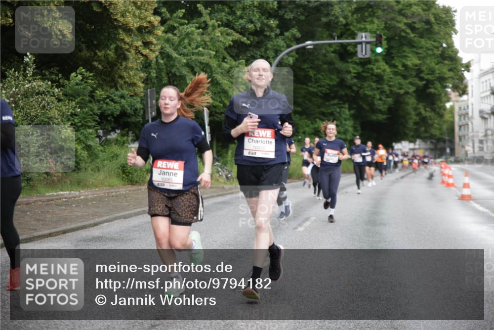 14.06.2026 - REWE Women's Run Jannik Wohlers http://msf.ph/oto/9794182 14.06.2026 09:54:15 Laufen 10065, 10070, 57 meine-sportfotos.de