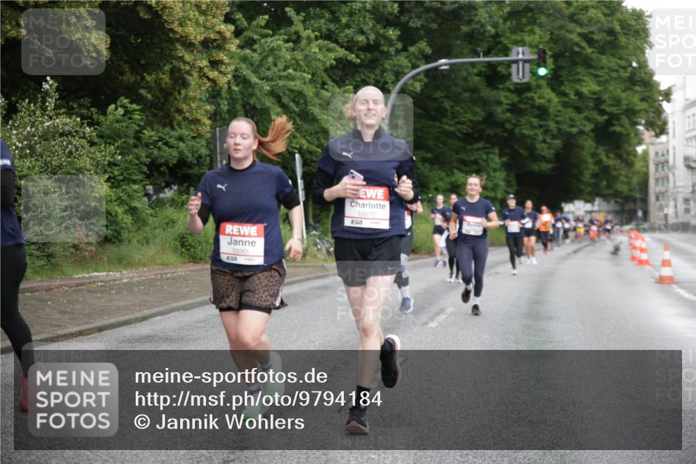 14.06.2026 - REWE Women's Run Jannik Wohlers http://msf.ph/oto/9794184 14.06.2026 09:54:15 Laufen 10065, 10070, 57 meine-sportfotos.de