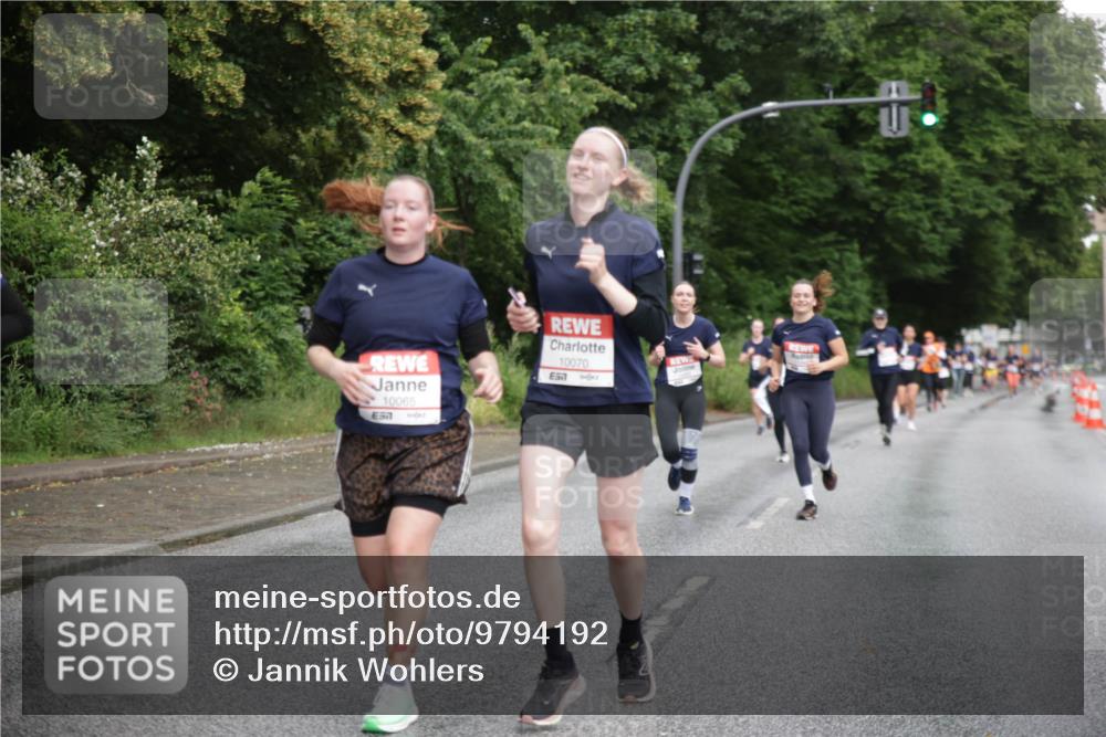 14.06.2026 - REWE Women's Run Jannik Wohlers http://msf.ph/oto/9794192 14.06.2026 09:54:15 Laufen 10065, 57, 10070, 57 meine-sportfotos.de