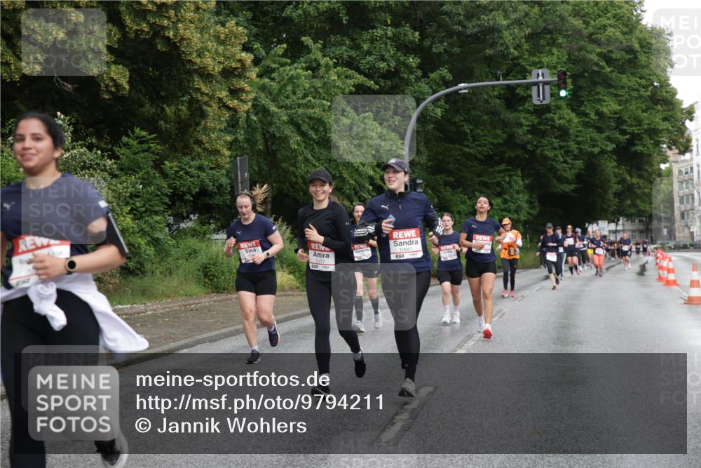 14.06.2026 - REWE Women's Run Jannik Wohlers http://msf.ph/oto/9794211 14.06.2026 09:54:21 Laufen 11477, 10661, 7 meine-sportfotos.de