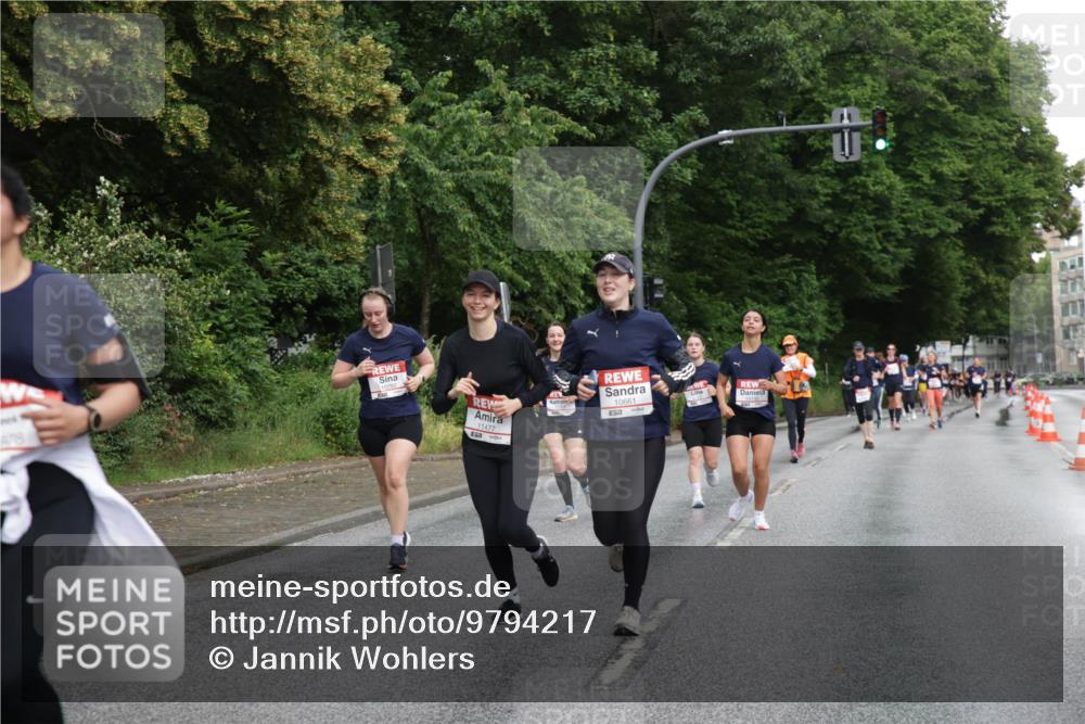 14.06.2026 - REWE Women's Run Jannik Wohlers http://msf.ph/oto/9794217 14.06.2026 09:54:22 Laufen 10292, 11477, 5, 10661 meine-sportfotos.de
