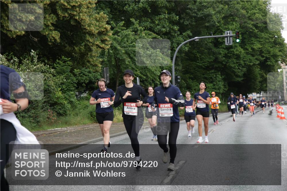14.06.2026 - REWE Women's Run Jannik Wohlers http://msf.ph/oto/9794220 14.06.2026 09:54:22 Laufen 11477, 10661 meine-sportfotos.de