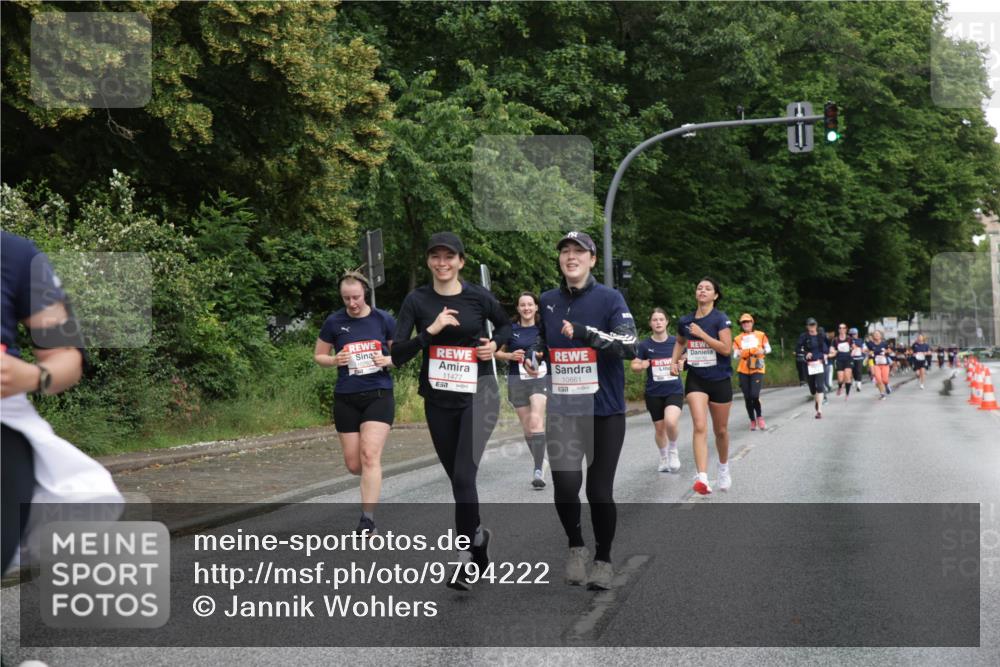 14.06.2026 - REWE Women's Run Jannik Wohlers http://msf.ph/oto/9794222 14.06.2026 09:54:22 Laufen 10292, 11477, 57, 57, 10661, 10172 meine-sportfotos.de