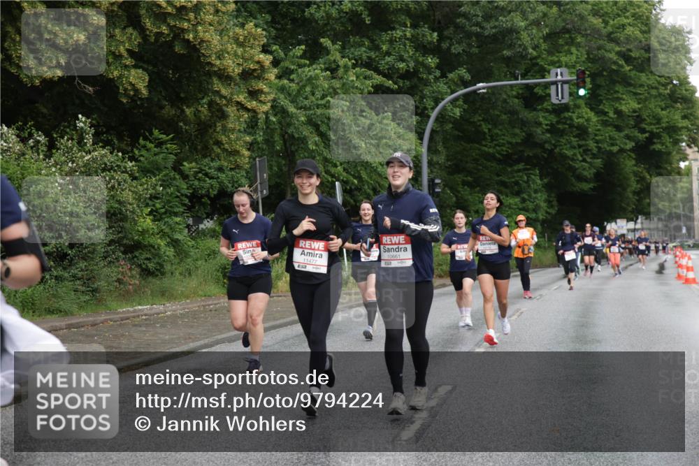 14.06.2026 - REWE Women's Run Jannik Wohlers http://msf.ph/oto/9794224 14.06.2026 09:54:22 Laufen 11477, 7, 10661 meine-sportfotos.de
