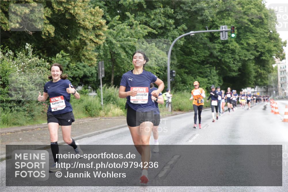 14.06.2026 - REWE Women's Run Jannik Wohlers http://msf.ph/oto/9794236 14.06.2026 09:54:24 Laufen 11341, 10172 meine-sportfotos.de