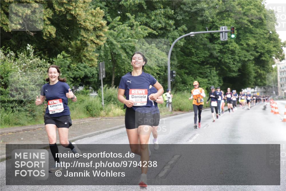 14.06.2026 - REWE Women's Run Jannik Wohlers http://msf.ph/oto/9794238 14.06.2026 09:54:24 Laufen 11341, 10172 meine-sportfotos.de