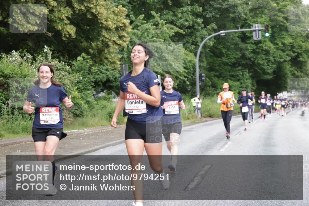 14.06.2026 - REWE Women's Run Jannik Wohlers http://msf.ph/oto/9794251 14.06.2026 09:54:25 Laufen 11341, 10172 meine-sportfotos.de