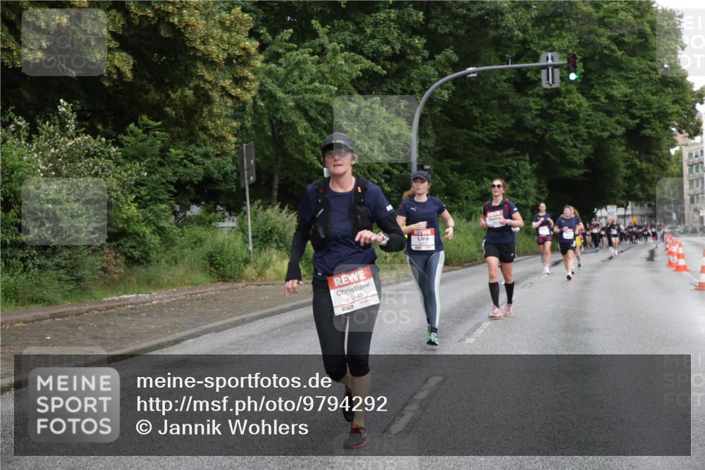 14.06.2026 - REWE Women's Run Jannik Wohlers http://msf.ph/oto/9794292 14.06.2026 09:54:30 Laufen 10940 meine-sportfotos.de