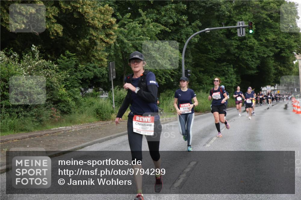 14.06.2026 - REWE Women's Run Jannik Wohlers http://msf.ph/oto/9794299 14.06.2026 09:54:31 Laufen 10940 meine-sportfotos.de