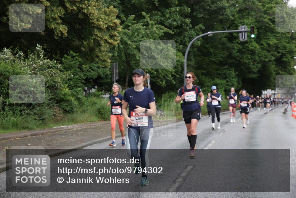14.06.2026 - REWE Women's Run Jannik Wohlers http://msf.ph/oto/9794302 14.06.2026 09:54:32 Laufen 10879 meine-sportfotos.de
